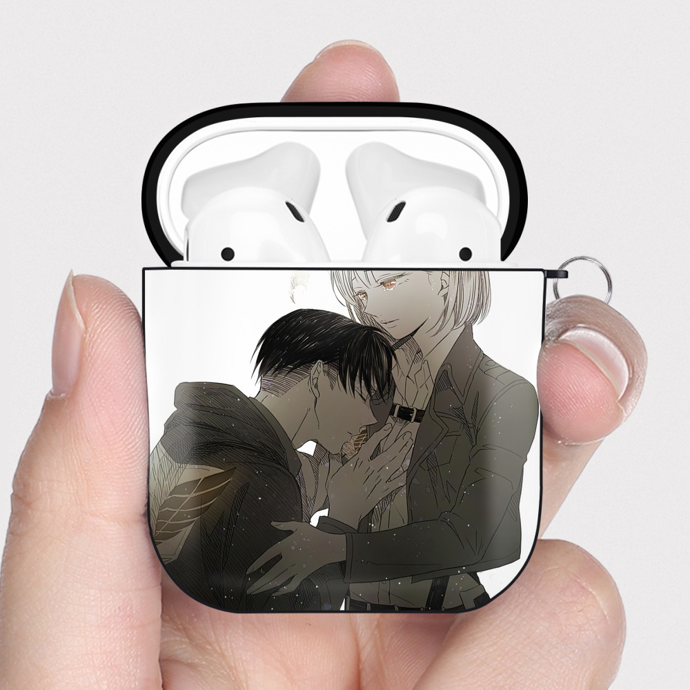 （画像用） 進撃の巨人 Attack on Titan AirPods 第2世代保護ケース ハードシェル ブラック 耐衝撃・防指紋・カラビナ付き