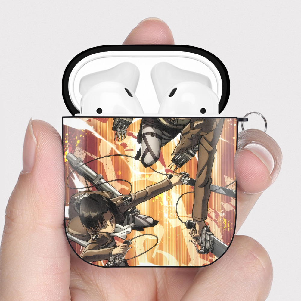 （画像用） 進撃の巨人 Attack on Titan AirPods 第2世代保護ケース ハードシェル ブラック 耐衝撃・防指紋・カラビナ付き
