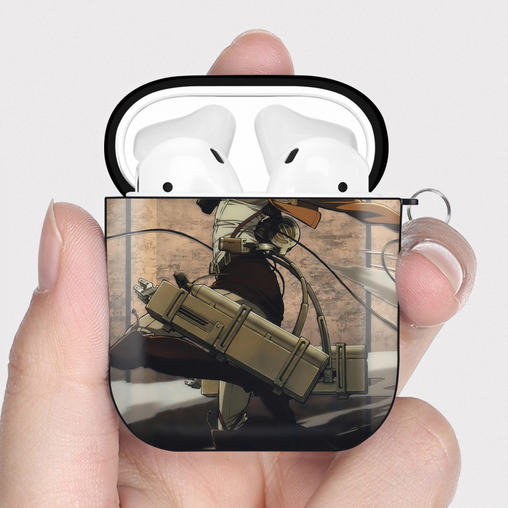 （画像用） 進撃の巨人 Attack on Titan AirPods 第2世代保護ケース ハードシェル ブラック 耐衝撃・防指紋・カラビナ付き