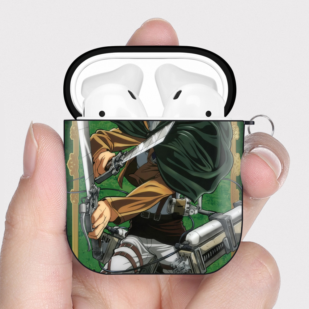 （画像用） 進撃の巨人 Attack on Titan AirPods 第2世代保護ケース ハードシェル ブラック 耐衝撃・防指紋・カラビナ付き
