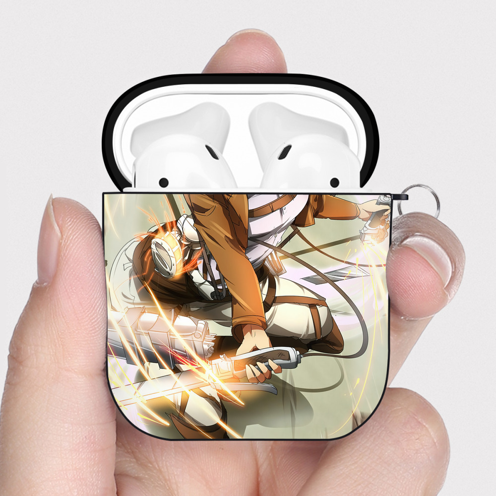 （画像用） 進撃の巨人 Attack on Titan AirPods 第2世代保護ケース ハードシェル ブラック 耐衝撃・防指紋・カラビナ付き