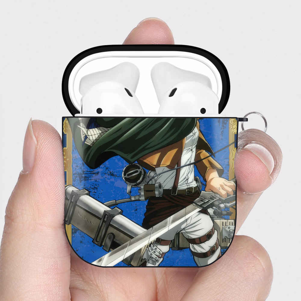 （画像用） 進撃の巨人 Attack on Titan AirPods 第2世代保護ケース ハードシェル ブラック 耐衝撃・防指紋・カラビナ付き