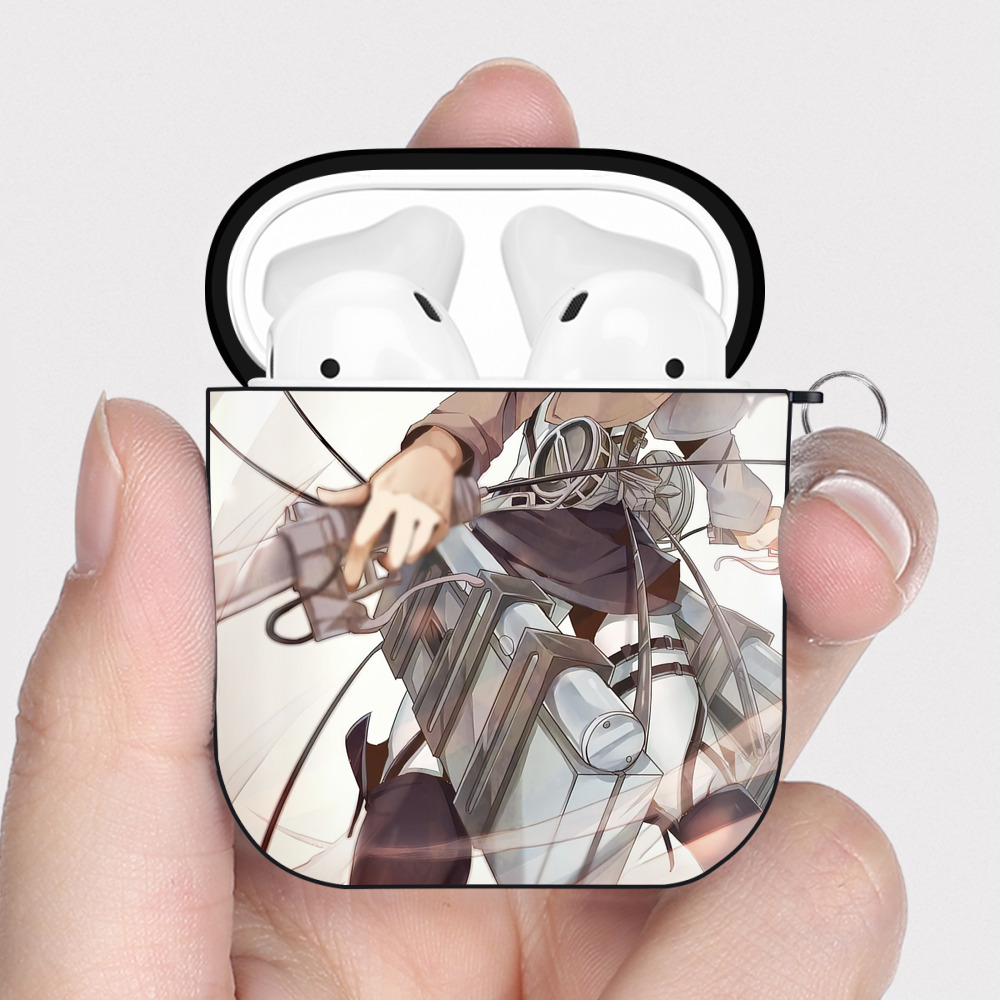 （画像用） 進撃の巨人 Attack on Titan AirPods 第2世代保護ケース ハードシェル ブラック 耐衝撃・防指紋・カラビナ付き