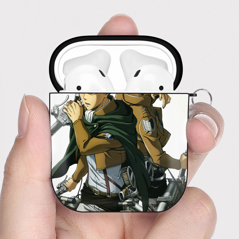 （画像用） 進撃の巨人 Attack on Titan AirPods 第2世代保護ケース ハードシェル ブラック 耐衝撃・防指紋・カラビナ付き