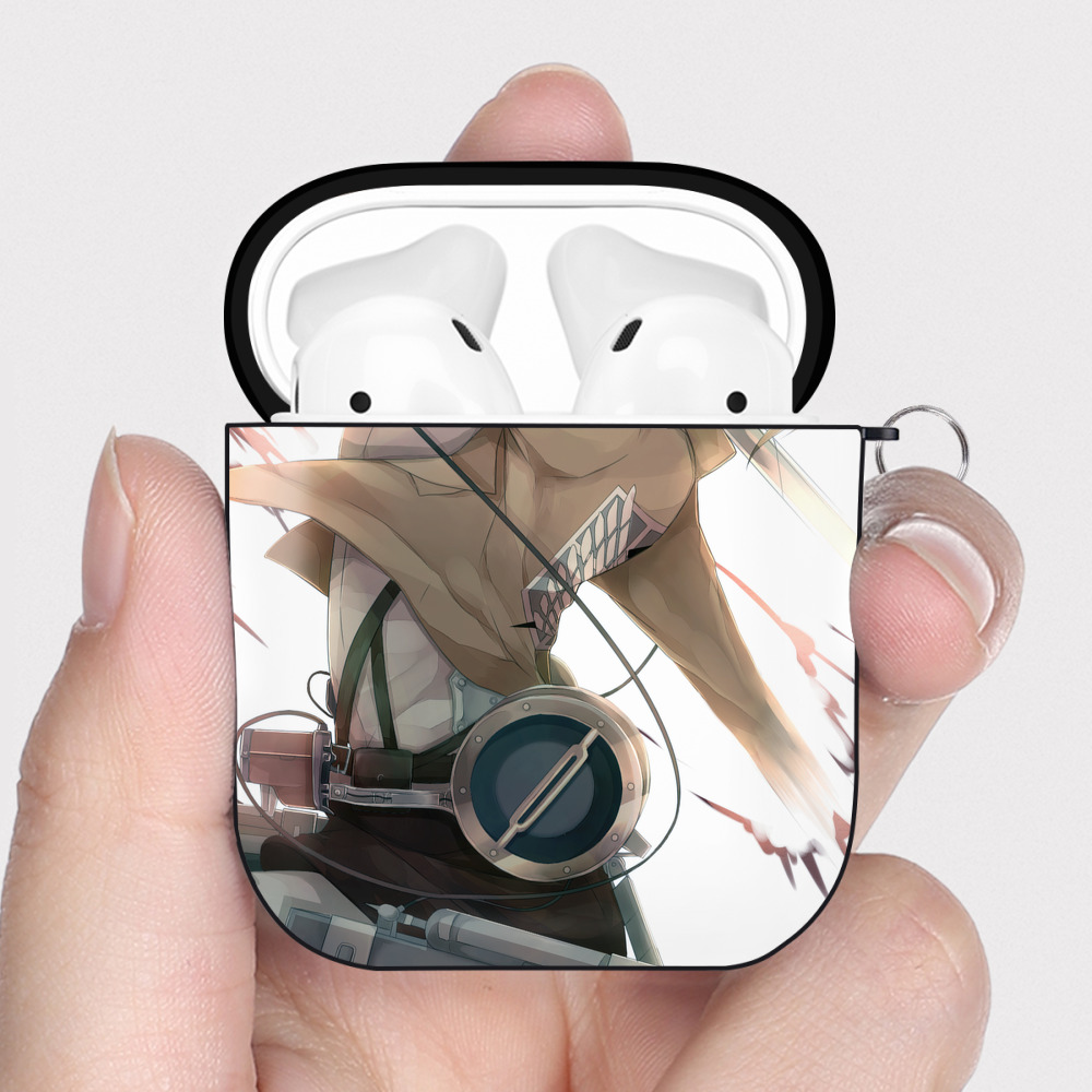 （画像用） 進撃の巨人 Attack on Titan AirPods 第2世代保護ケース ハードシェル ブラック 耐衝撃・防指紋・カラビナ付き