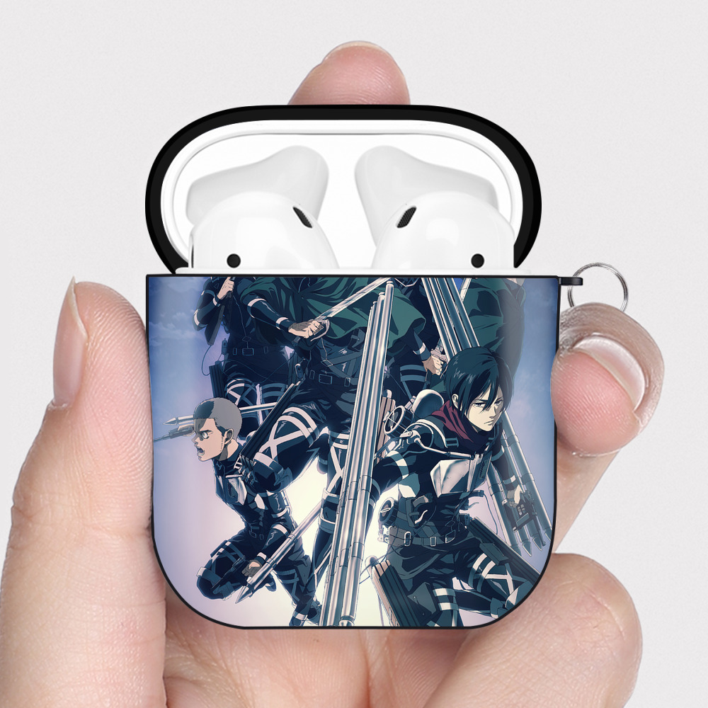 （画像用） 進撃の巨人 Attack on Titan AirPods 第2世代保護ケース ハードシェル ブラック 耐衝撃・防指紋・カラビナ付き