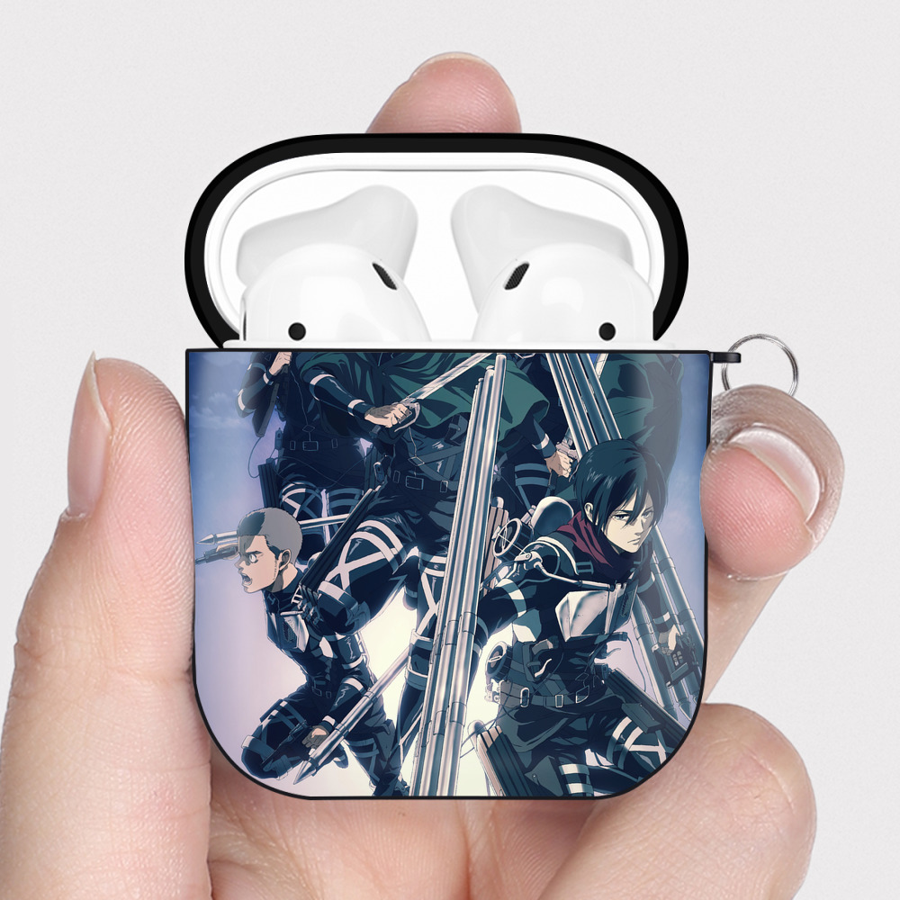 （画像用） 進撃の巨人 Attack on Titan AirPods 第2世代保護ケース ハードシェル ブラック 耐衝撃・防指紋・カラビナ付き