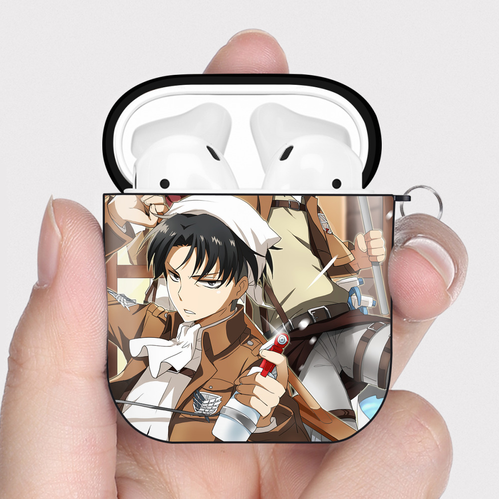 （画像用） 進撃の巨人 Attack on Titan AirPods 第2世代保護ケース ハードシェル ブラック 耐衝撃・防指紋・カラビナ付き