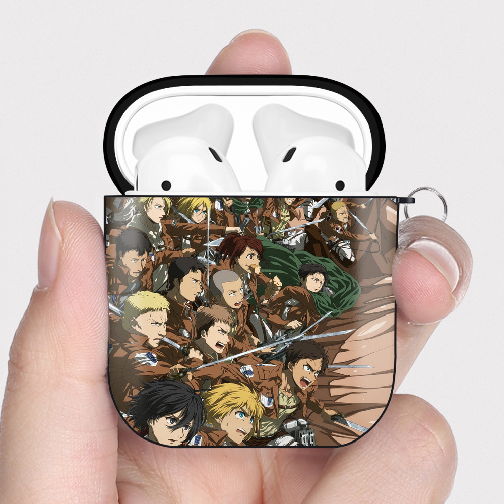 （画像用） 進撃の巨人 Attack on Titan AirPods 第2世代保護ケース ハードシェル ブラック 耐衝撃・防指紋・カラビナ付き