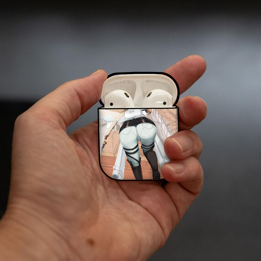 進撃の巨人 Attack on Titan AirPods 第2世代保護ケース ハードシェル ブラック 耐衝撃・防指紋・カラビナ付き