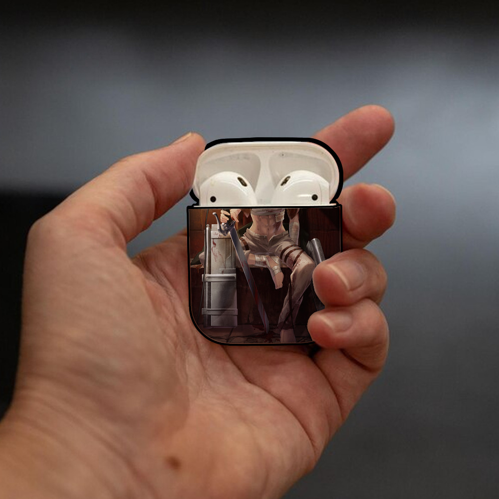 進撃の巨人 Attack on Titan AirPods 第2世代保護ケース ハードシェル ブラック 耐衝撃・防指紋・カラビナ付き