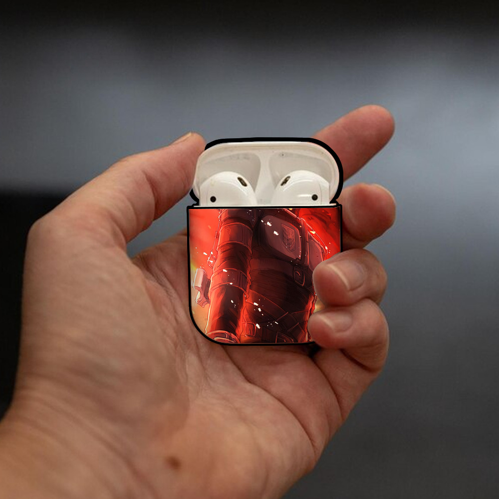 進撃の巨人 Attack on Titan AirPods 第2世代保護ケース ハードシェル ブラック 耐衝撃・防指紋・カラビナ付き