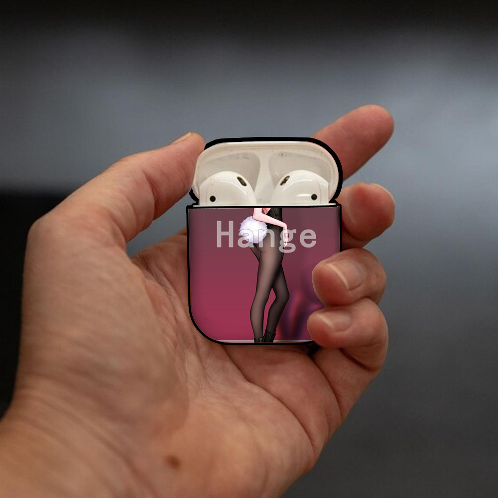 進撃の巨人 Attack on Titan AirPods 第2世代保護ケース ハードシェル ブラック 耐衝撃・防指紋・カラビナ付き