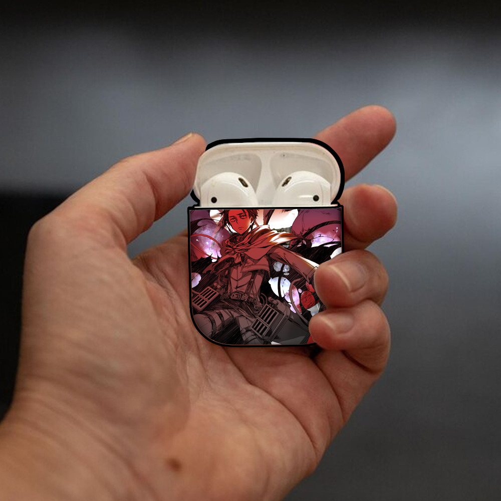 進撃の巨人 Attack on Titan AirPods 第2世代保護ケース ハードシェル ブラック 耐衝撃・防指紋・カラビナ付き