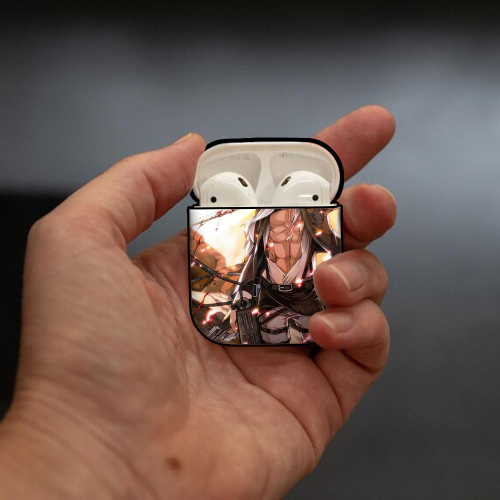 進撃の巨人 Attack on Titan AirPods 第2世代保護ケース ハードシェル ブラック 耐衝撃・防指紋・カラビナ付き