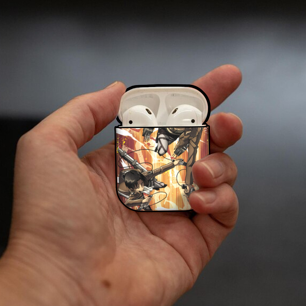 進撃の巨人 Attack on Titan AirPods 第2世代保護ケース ハードシェル ブラック 耐衝撃・防指紋・カラビナ付き