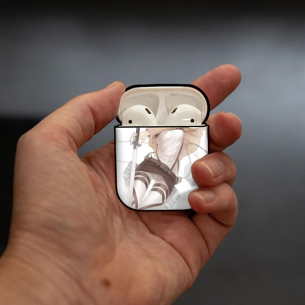 進撃の巨人 Attack on Titan AirPods 第2世代保護ケース ハードシェル ブラック 耐衝撃・防指紋・カラビナ付き