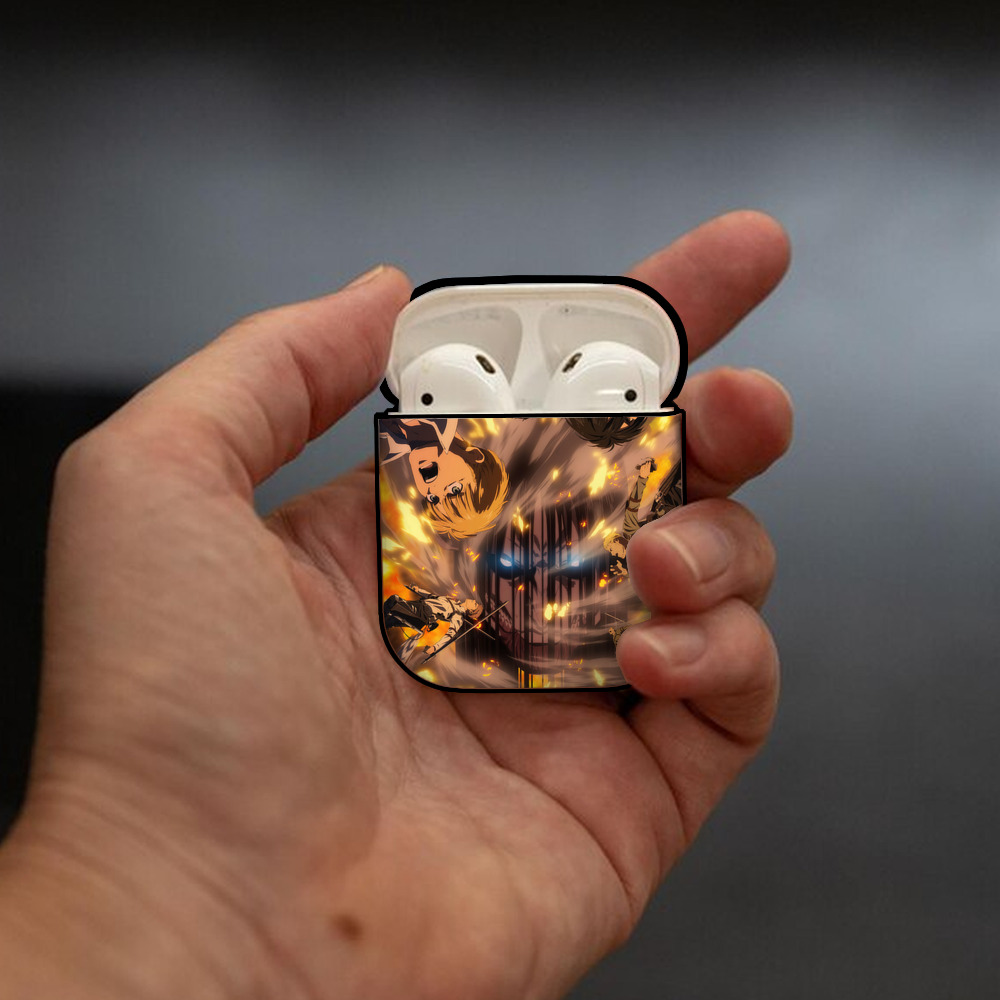 進撃の巨人 Attack on Titan AirPods 第2世代保護ケース ハードシェル ブラック 耐衝撃・防指紋・カラビナ付き