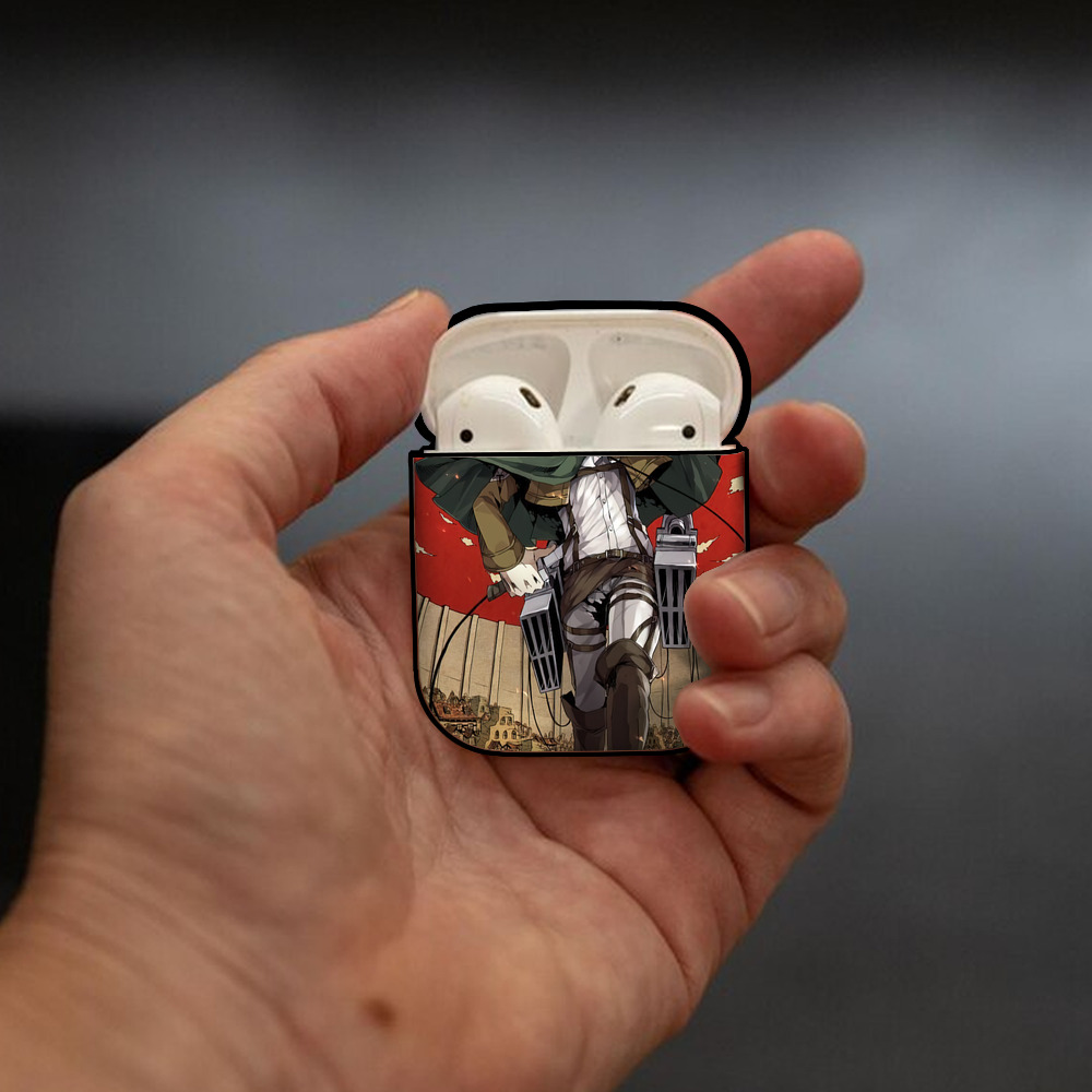 進撃の巨人 Attack on Titan AirPods 第2世代保護ケース ハードシェル ブラック 耐衝撃・防指紋・カラビナ付き