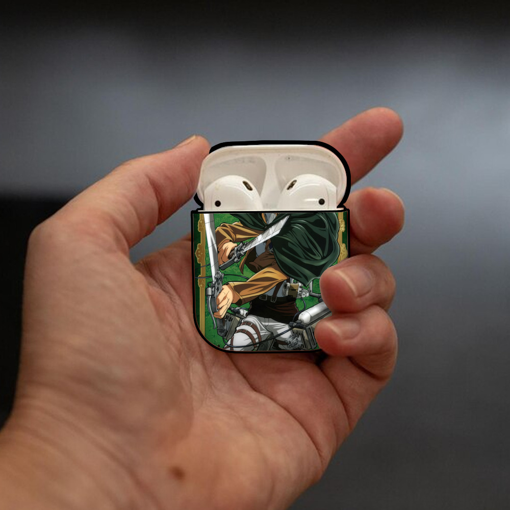 進撃の巨人 Attack on Titan AirPods 第2世代保護ケース ハードシェル ブラック 耐衝撃・防指紋・カラビナ付き