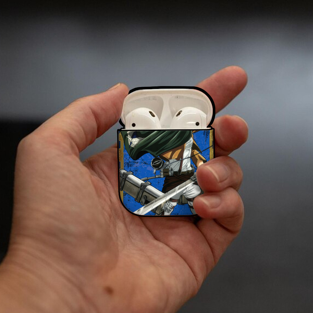 進撃の巨人 Attack on Titan AirPods 第2世代保護ケース ハードシェル ブラック 耐衝撃・防指紋・カラビナ付き