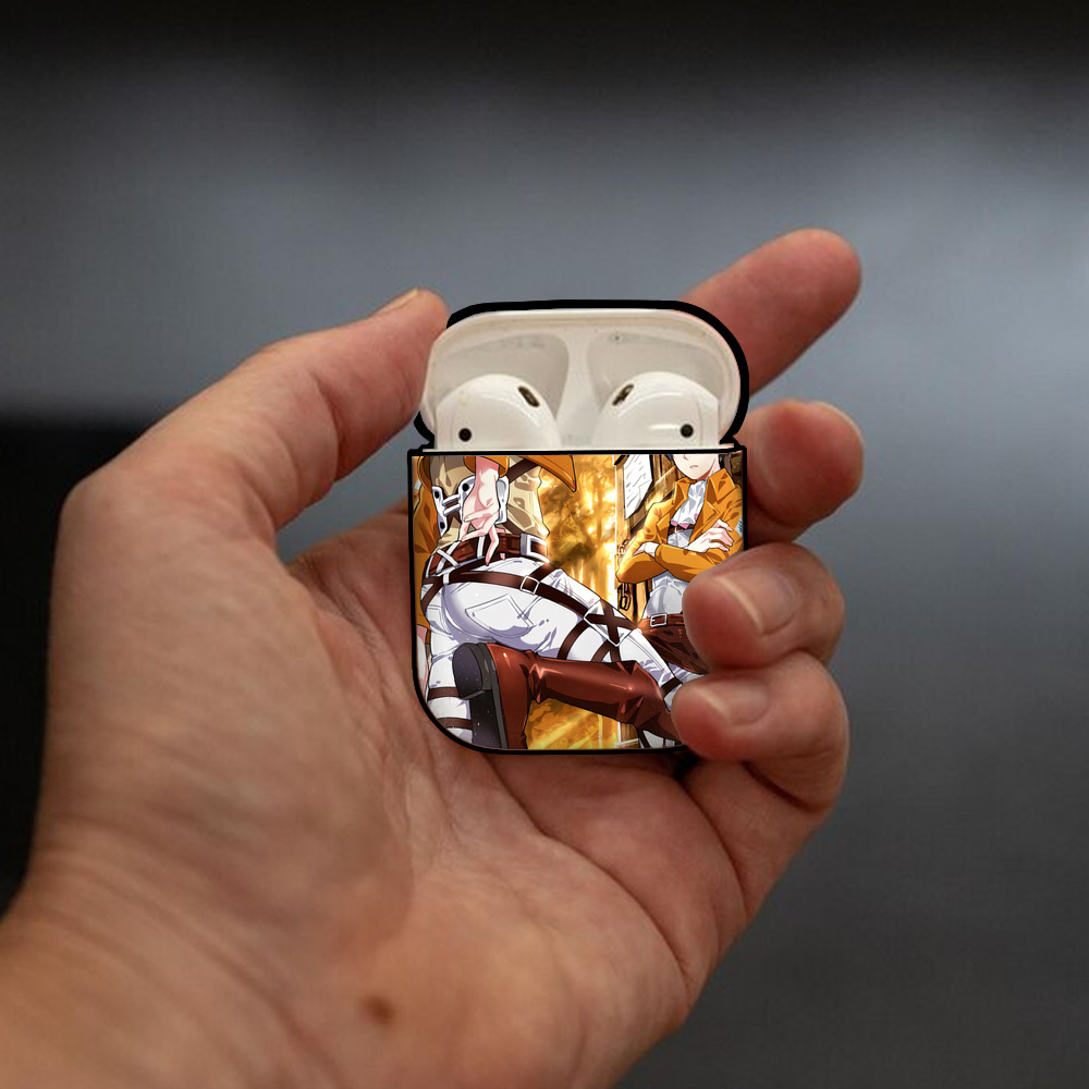 進撃の巨人 Attack on Titan AirPods 第2世代保護ケース ハードシェル ブラック 耐衝撃・防指紋・カラビナ付き