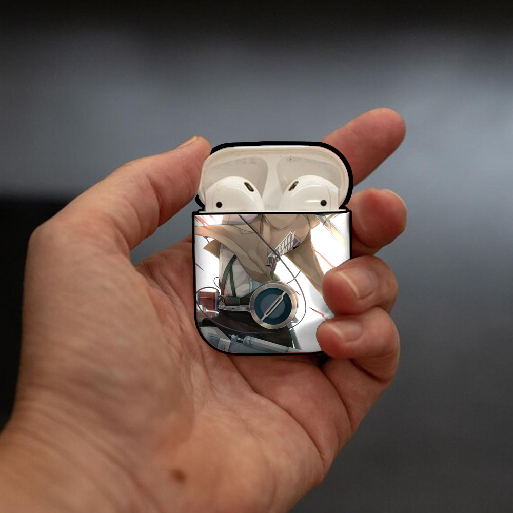 進撃の巨人 Attack on Titan AirPods 第2世代保護ケース ハードシェル ブラック 耐衝撃・防指紋・カラビナ付き