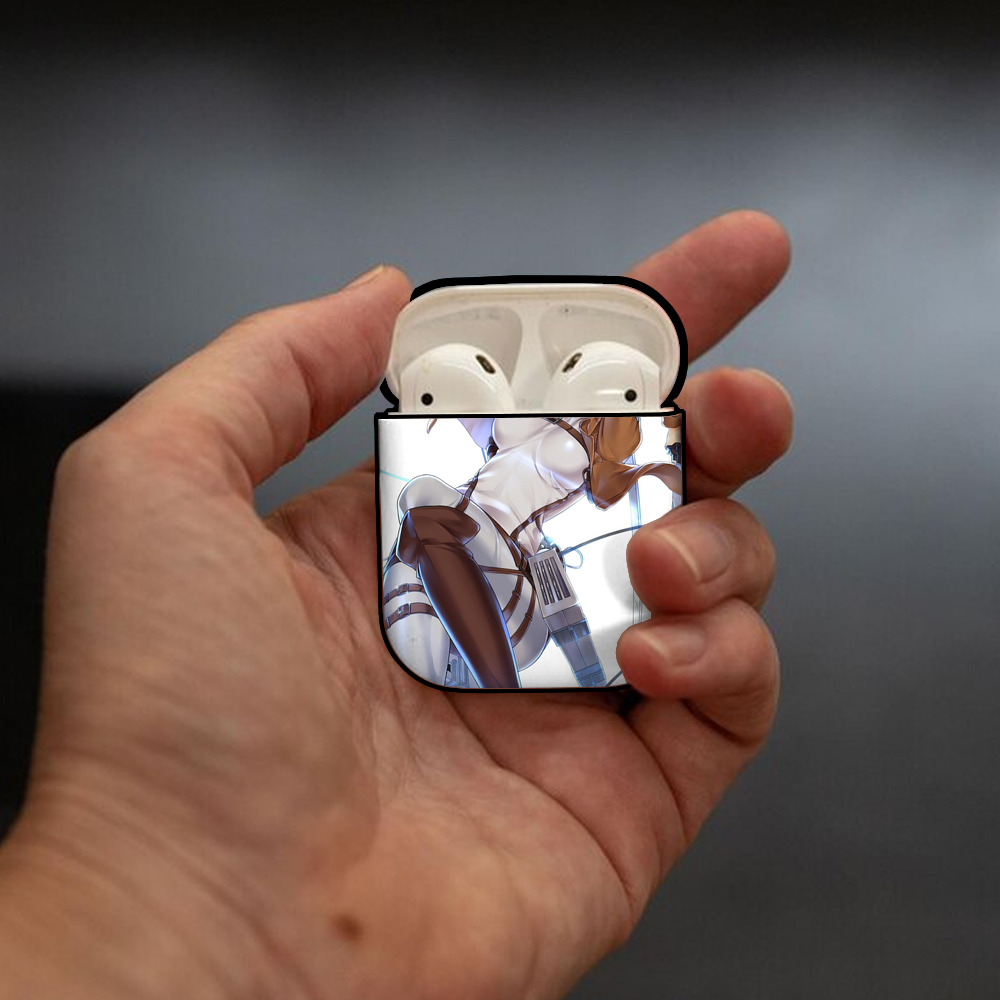 進撃の巨人 Attack on Titan AirPods 第2世代保護ケース ハードシェル ブラック 耐衝撃・防指紋・カラビナ付き