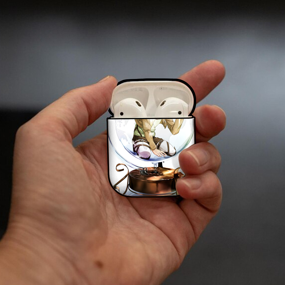 進撃の巨人 Attack on Titan AirPods 第2世代保護ケース ハードシェル ブラック 耐衝撃・防指紋・カラビナ付き