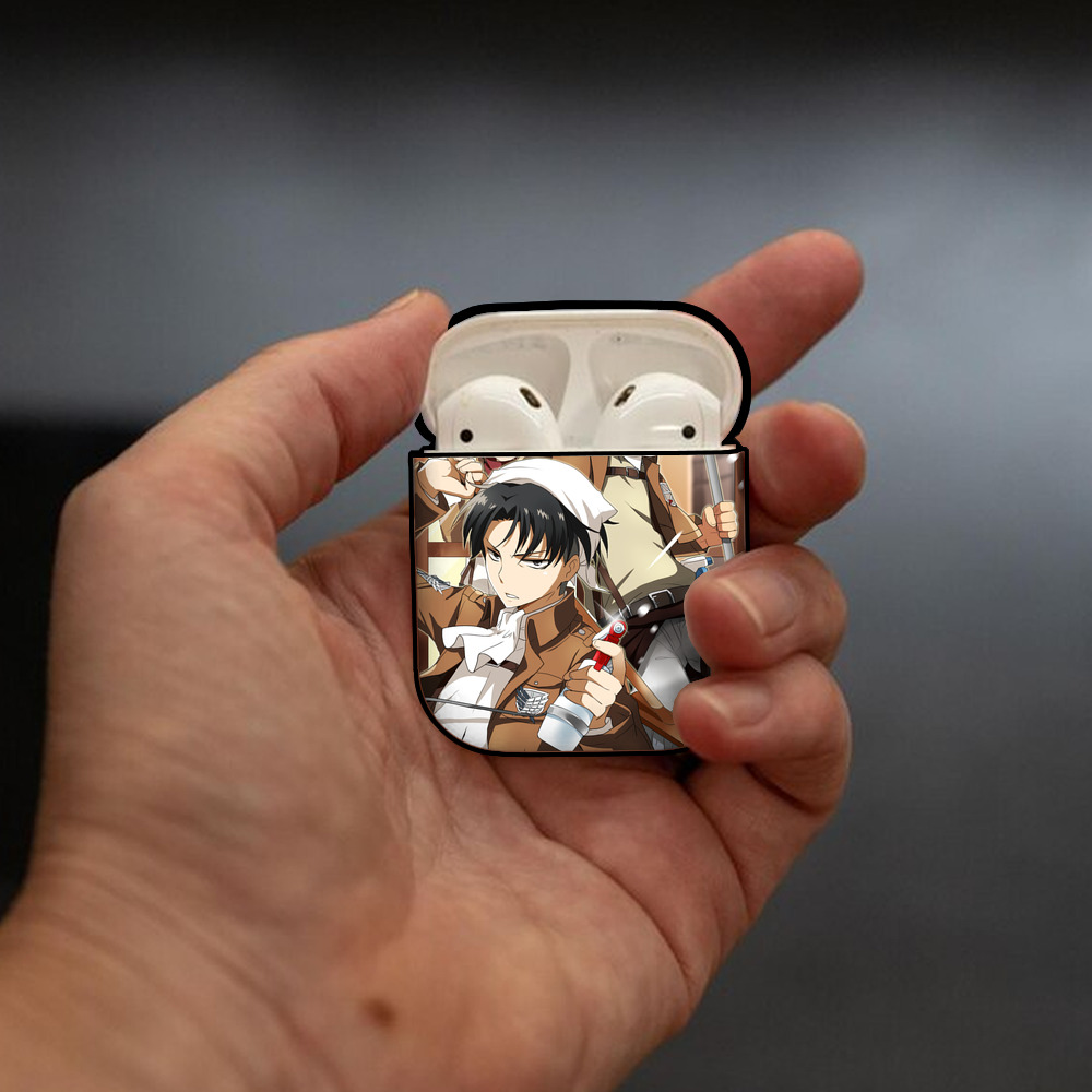 進撃の巨人 Attack on Titan AirPods 第2世代保護ケース ハードシェル ブラック 耐衝撃・防指紋・カラビナ付き