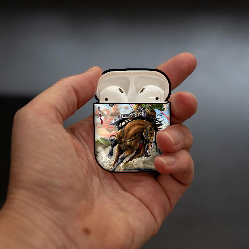 進撃の巨人 Attack on Titan AirPods 第2世代保護ケース ハードシェル ブラック 耐衝撃・防指紋・カラビナ付き
