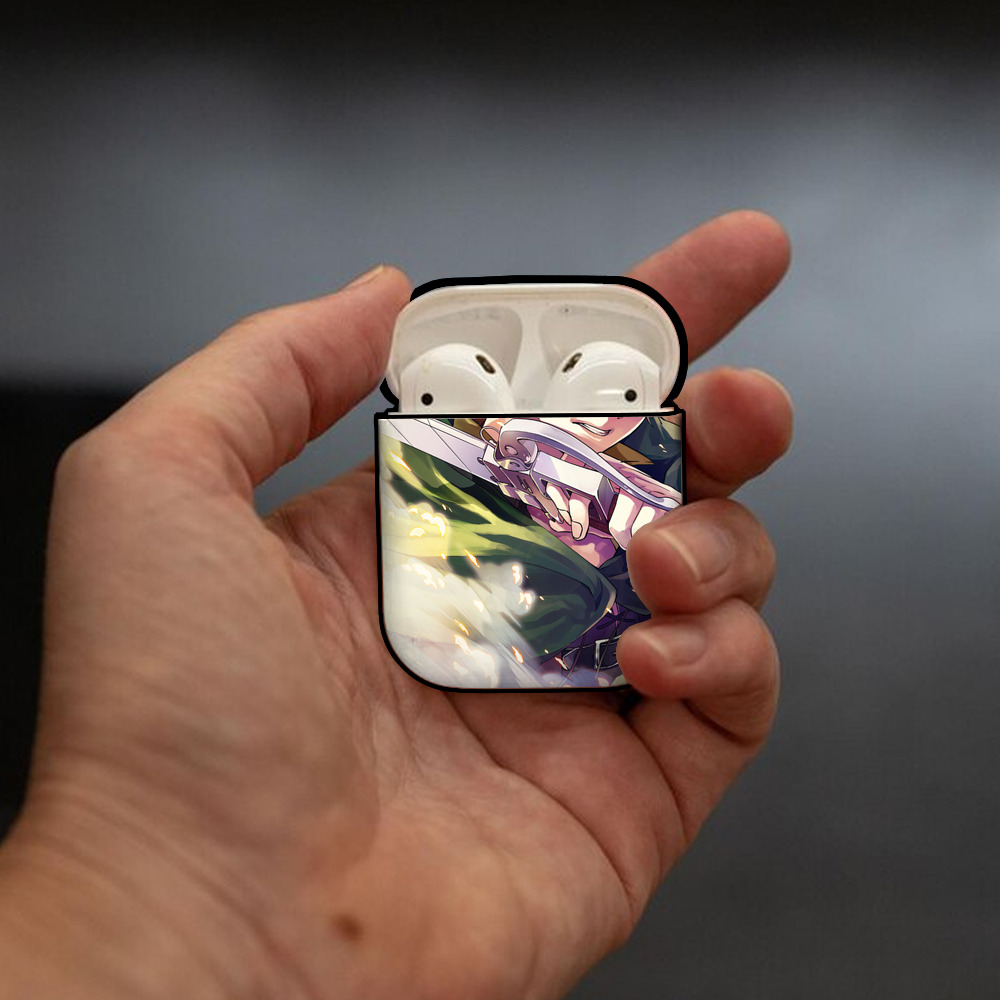 進撃の巨人 Attack on Titan AirPods 第2世代保護ケース ハードシェル ブラック 耐衝撃・防指紋・カラビナ付き