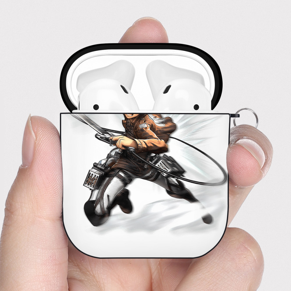 （画像用） 進撃の巨人 エレン･イェーガー Attack on Titan Eren Jäger AirPods 第2世代保護ケース ハードシェル ブラック 耐衝撃・防指紋・カラビナ付き