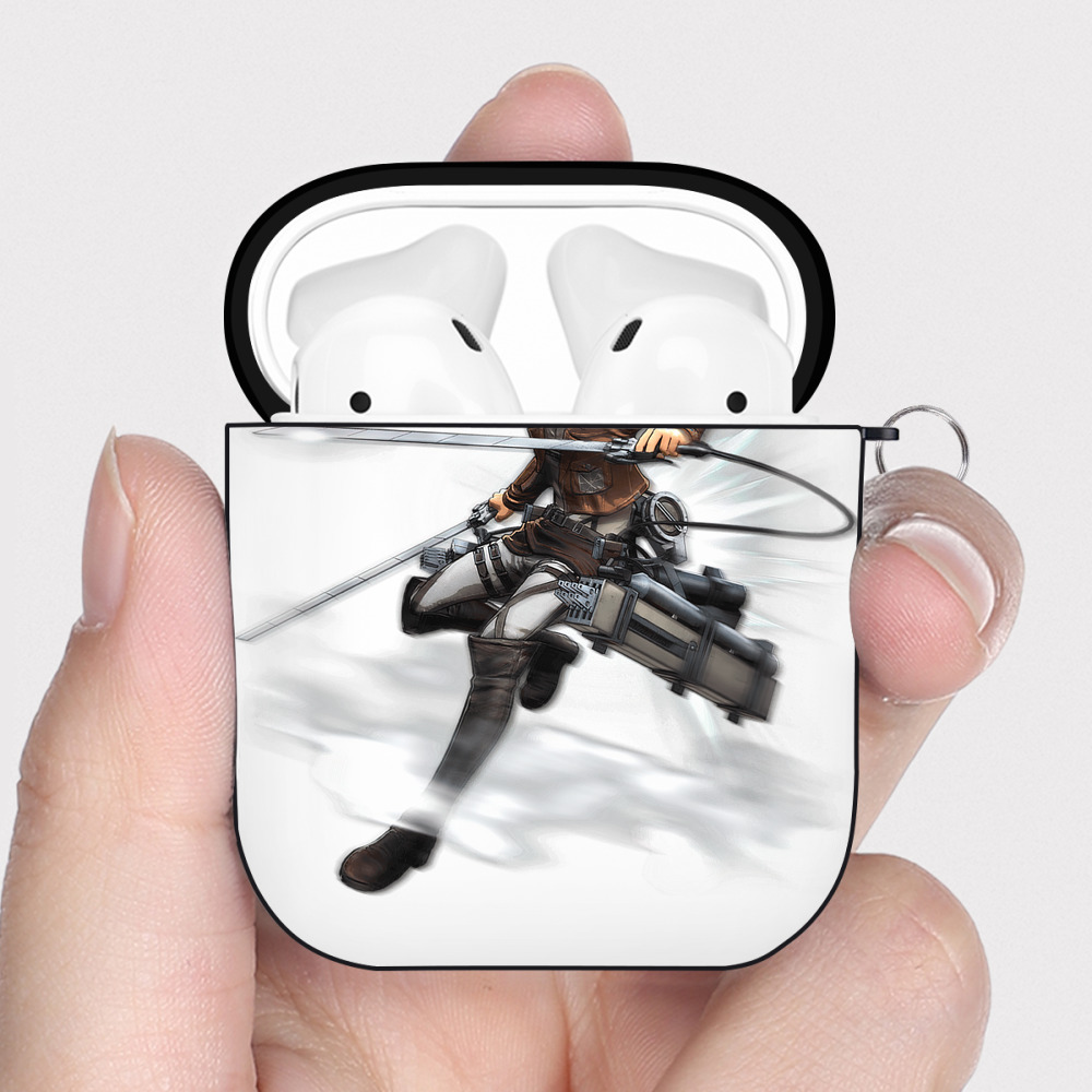 （画像用） 進撃の巨人 アルミン·アルレルト Attack on Titan Armin Arlert AirPods 第2世代保護ケース ハードシェル ブラック 耐衝撃・防指紋・カラビナ付き