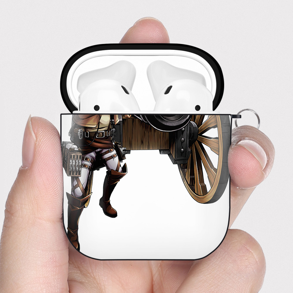 （画像用） 進撃の巨人 Attack on Titan AirPods 第2世代保護ケース ハードシェル ブラック 耐衝撃・防指紋・カラビナ付き