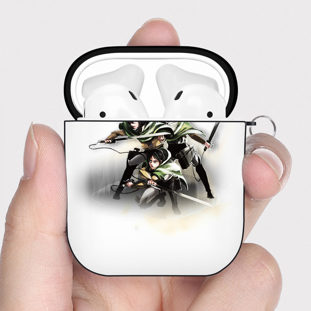 （画像用） 進撃の巨人 Attack on Titan AirPods 第2世代保護ケース ハードシェル ブラック 耐衝撃・防指紋・カラビナ付き