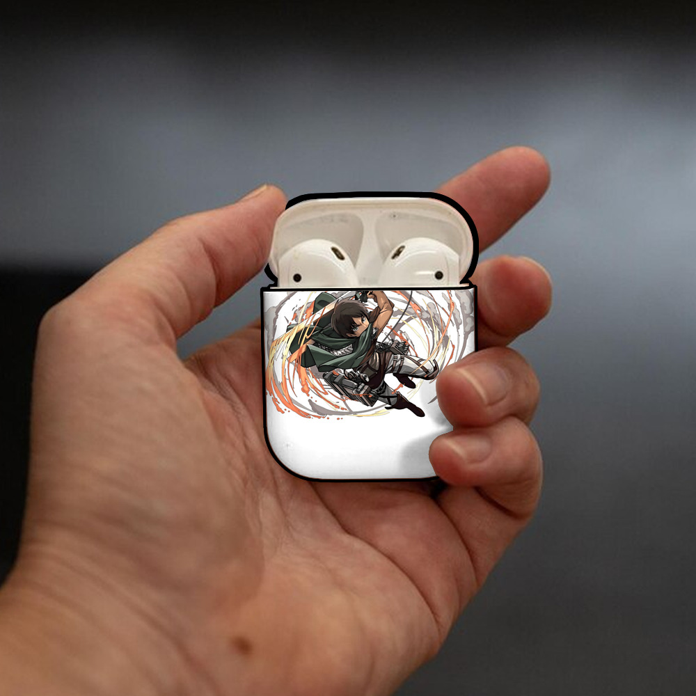 進撃の巨人 エレン･イェーガー Attack on Titan Eren Jäger AirPods 第2世代保護ケース ハードシェル ブラック 耐衝撃・防指紋・カラビナ付き