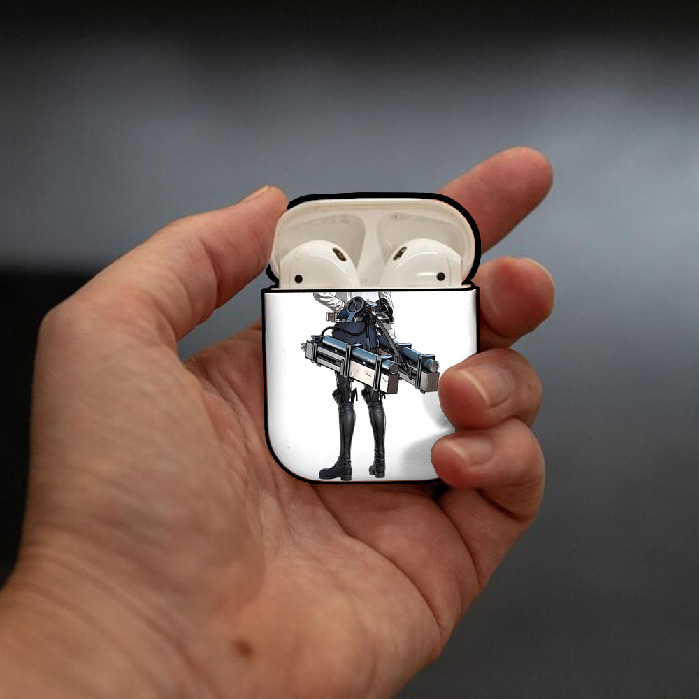 進撃の巨人 エレン･イェーガー Attack on Titan Eren Jäger AirPods 第2世代保護ケース ハードシェル ブラック 耐衝撃・防指紋・カラビナ付き