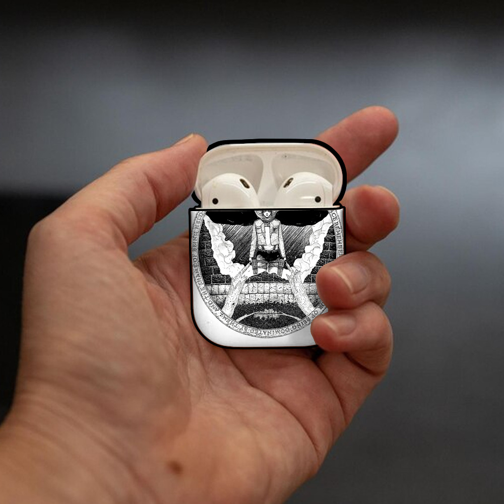 進撃の巨人 エレン･イェーガー Attack on Titan Eren Jäger AirPods 第2世代保護ケース ハードシェル ブラック 耐衝撃・防指紋・カラビナ付き