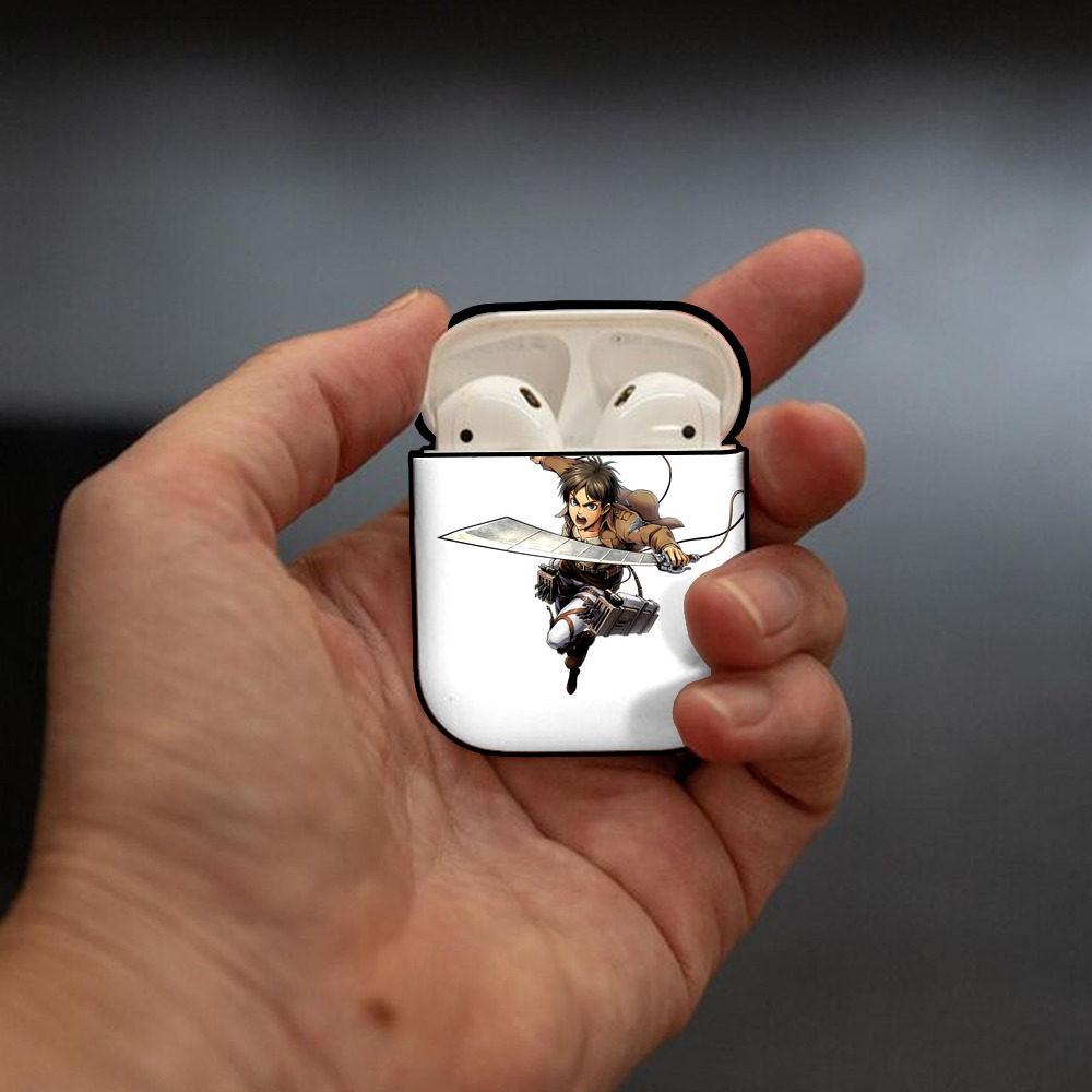進撃の巨人 エレン･イェーガー Attack on Titan Eren Jäger AirPods 第2世代保護ケース ハードシェル ブラック 耐衝撃・防指紋・カラビナ付き