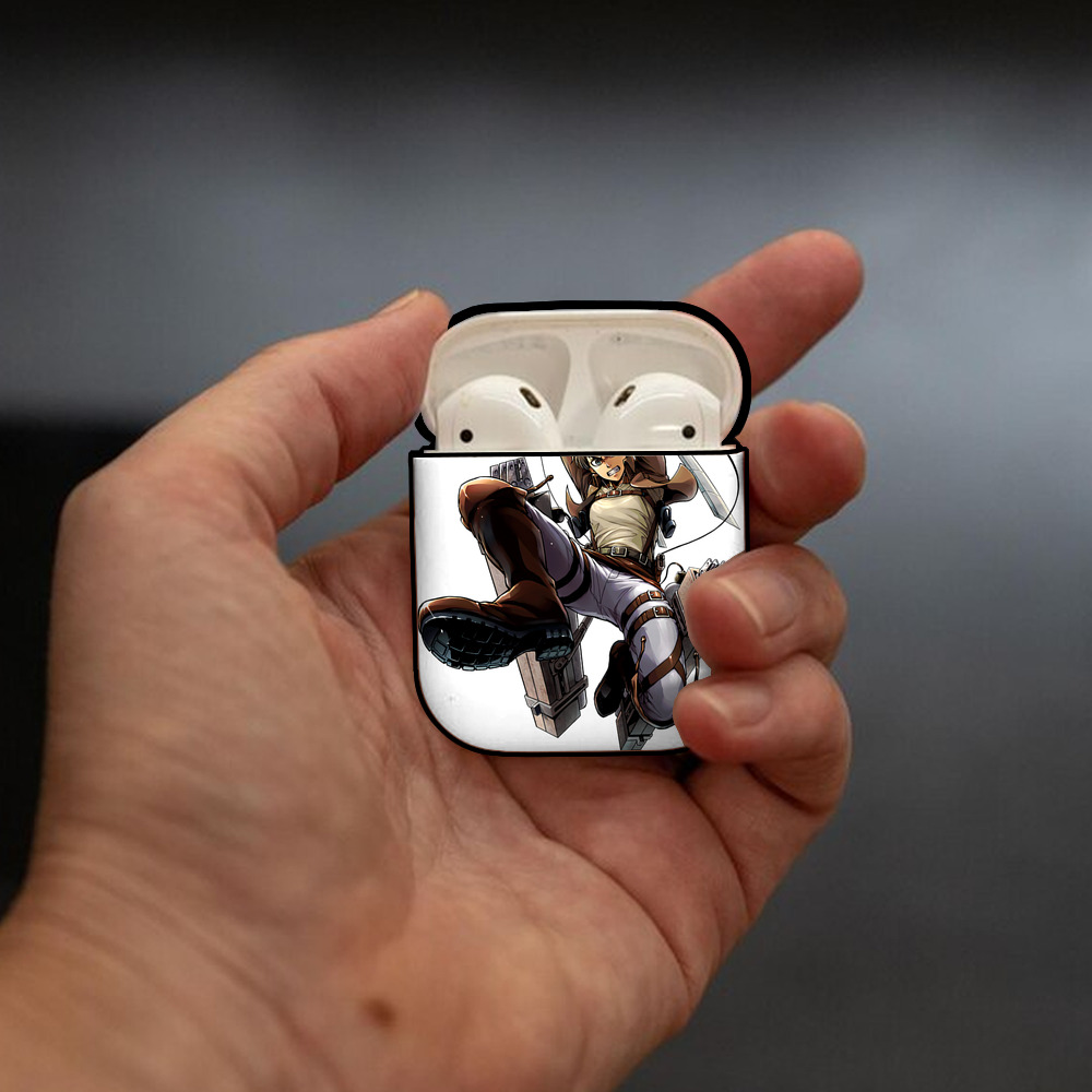 進撃の巨人 エレン･イェーガー Attack on Titan Eren Jäger AirPods 第2世代保護ケース ハードシェル ブラック 耐衝撃・防指紋・カラビナ付き