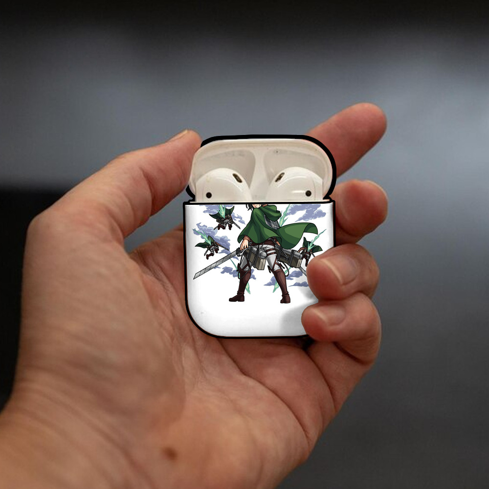 進撃の巨人 ミカサ·アッカーマン Attack on Titan Mikasa Ackerman AirPods 第2世代保護ケース ハードシェル ブラック 耐衝撃・防指紋・カラビナ付き