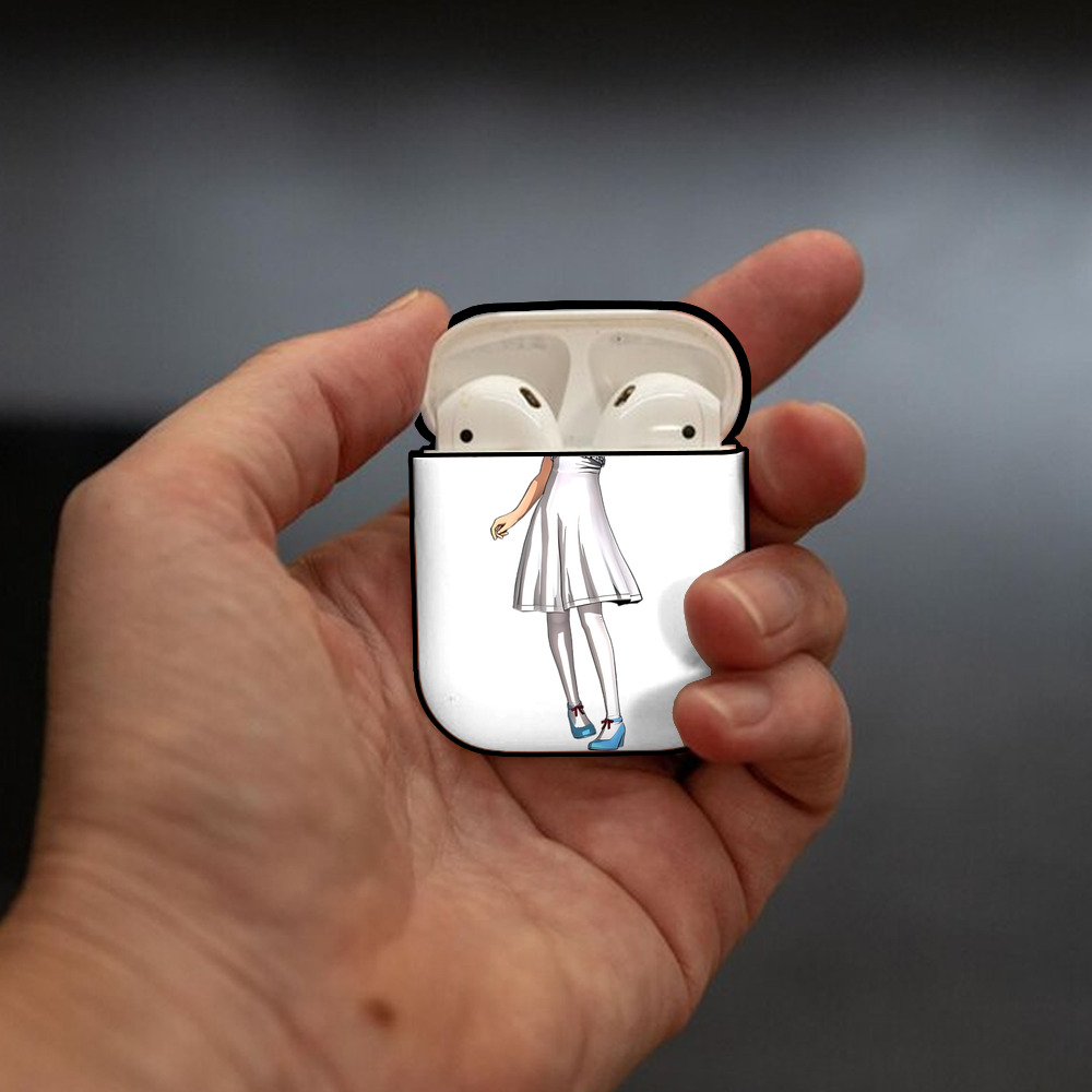 進撃の巨人 ミカサ·アッカーマン Attack on Titan Mikasa Ackerman AirPods 第2世代保護ケース ハードシェル ブラック 耐衝撃・防指紋・カラビナ付き