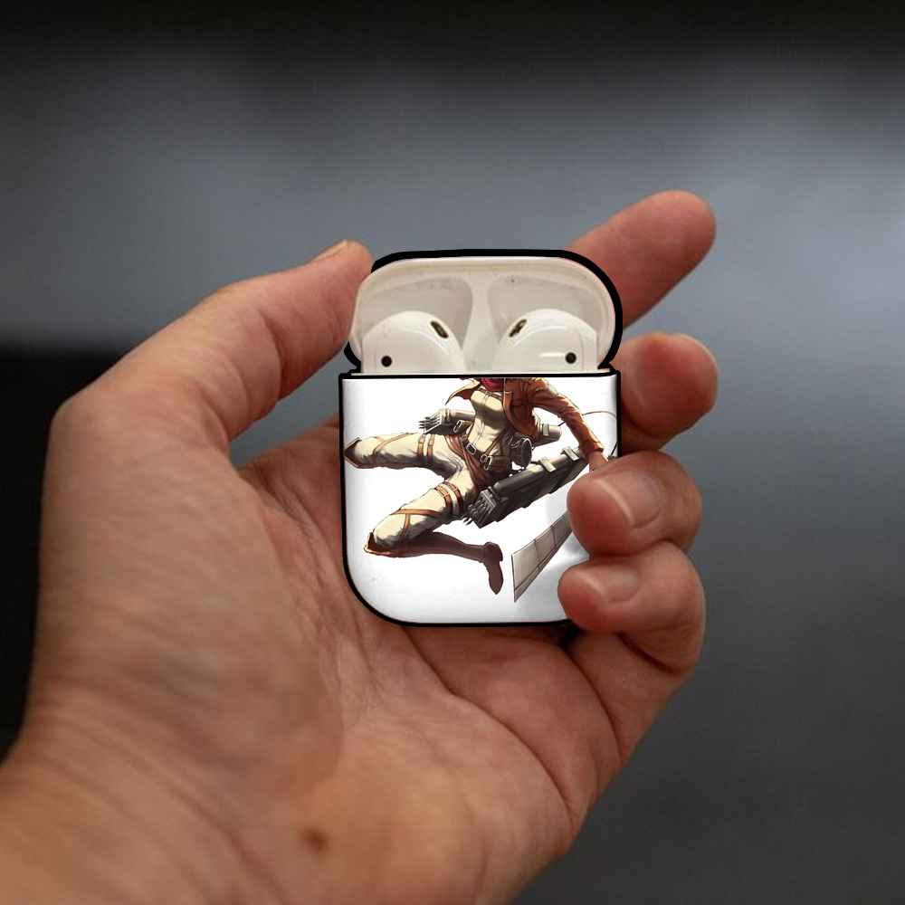 進撃の巨人 ミカサ·アッカーマン Attack on Titan Mikasa Ackerman AirPods 第2世代保護ケース ハードシェル ブラック 耐衝撃・防指紋・カラビナ付き