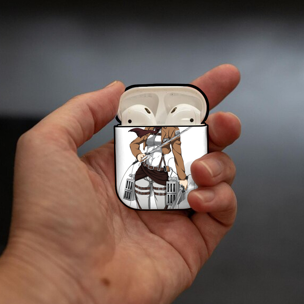 進撃の巨人 ミカサ·アッカーマン Attack on Titan Mikasa Ackerman AirPods 第2世代保護ケース ハードシェル ブラック 耐衝撃・防指紋・カラビナ付き