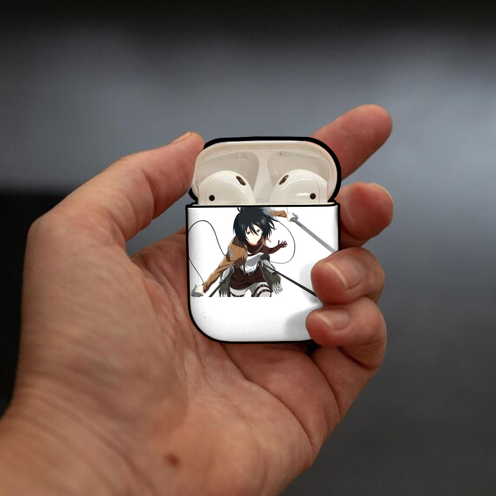 進撃の巨人 ミカサ·アッカーマン Attack on Titan Mikasa Ackerman AirPods 第2世代保護ケース ハードシェル ブラック 耐衝撃・防指紋・カラビナ付き