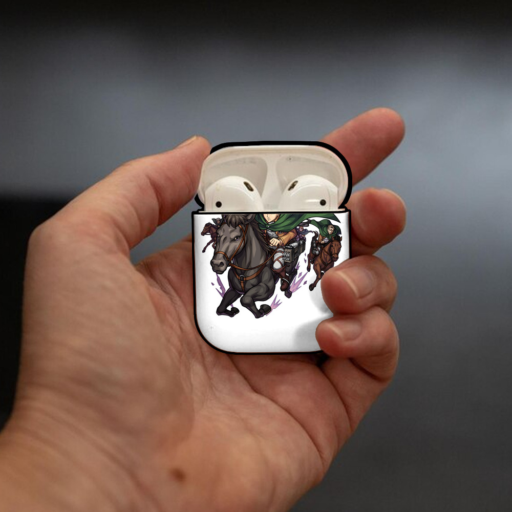 進撃の巨人 リヴァイ·アッカーマン Attack on Titan Levi Ackerman AirPods 第2世代保護ケース ハードシェル ブラック 耐衝撃・防指紋・カラビナ付き