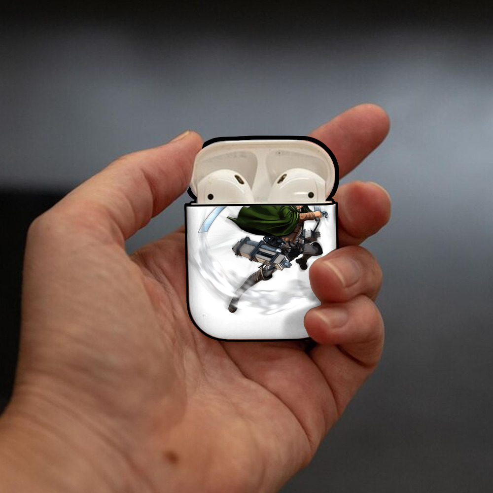 進撃の巨人 リヴァイ·アッカーマン Attack on Titan Levi Ackerman AirPods 第2世代保護ケース ハードシェル ブラック 耐衝撃・防指紋・カラビナ付き