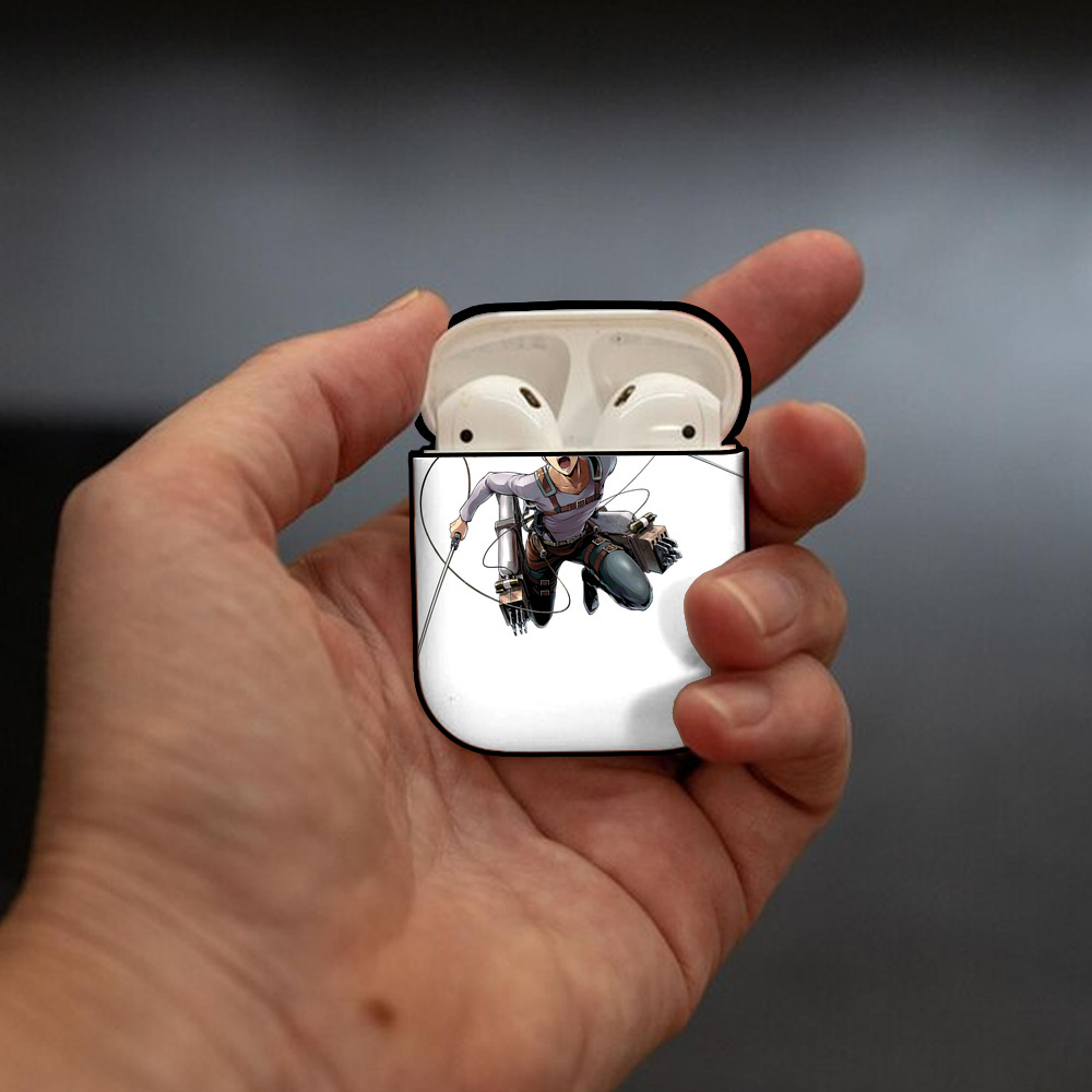 進撃の巨人 リヴァイ·アッカーマン Attack on Titan Levi Ackerman AirPods 第2世代保護ケース ハードシェル ブラック 耐衝撃・防指紋・カラビナ付き