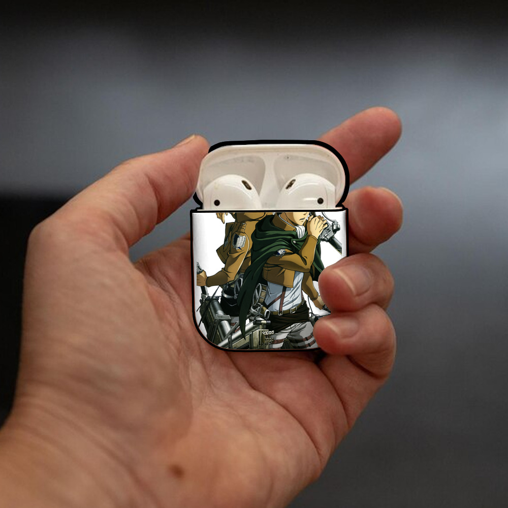 進撃の巨人 リヴァイ·アッカーマン Attack on Titan Levi Ackerman AirPods 第2世代保護ケース ハードシェル ブラック 耐衝撃・防指紋・カラビナ付き